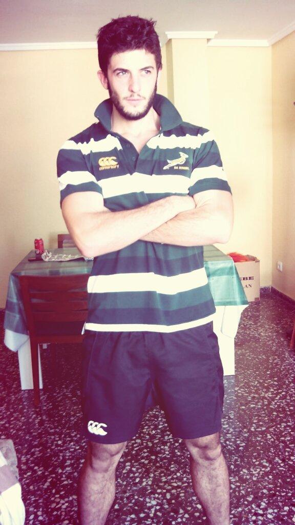 NachoSanchez19's tweet photo. Estrenando equipación, cortesia de @patsncbe #Rugby http://t.co/picYTCgkD9