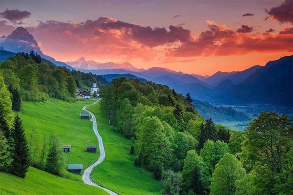 NationalGeograC's tweet photo. Baviera, Alemania http://t.co/7DMC7zNeAa