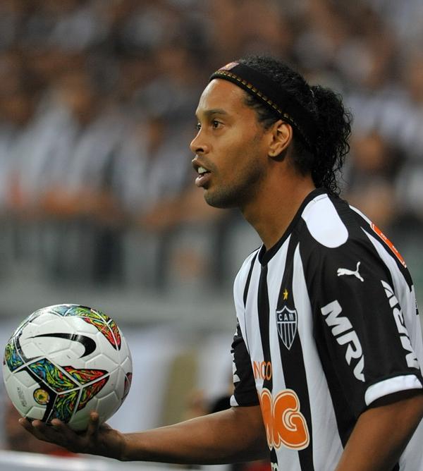 ロナウジーニョ Ronaldinho 80 Twitter