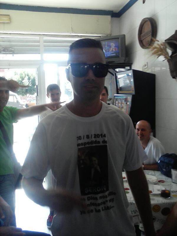 Adri_PH_'s tweet photo. Y llego @Aleandrito_ http://t.co/dC6SHHSDK4