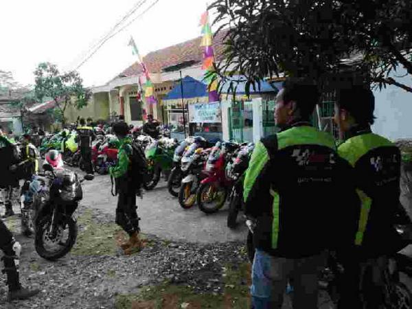 KNRRCI's tweet photo. Latepost @ultah pengwasda bandung ke 1 http://t.co/NtgNDZ7Z3o