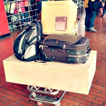toki_id's tweet photo. Kloter pertama juri bidang informatika, tim teknis beserta server dll, sudah berangkat ke Lombok. #OSNDIKBUD2014 http://t.co/pTzcot6C4p