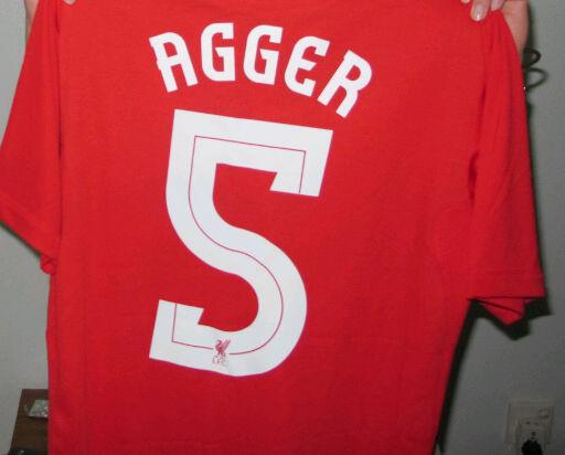 turuman666's tweet photo. Thank you @DanielAgger 
Such a great man with a class,loyalty and dedication..you'll be missed #YNWA 
#gutted http://t.co/DxTzDgKM1i