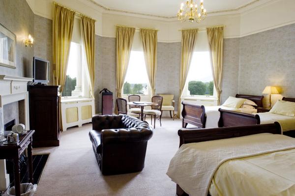 CornhillHouse's tweet image. Special Autumn / Winter Short Break Deal for couples. bit.ly/1pf16Hz