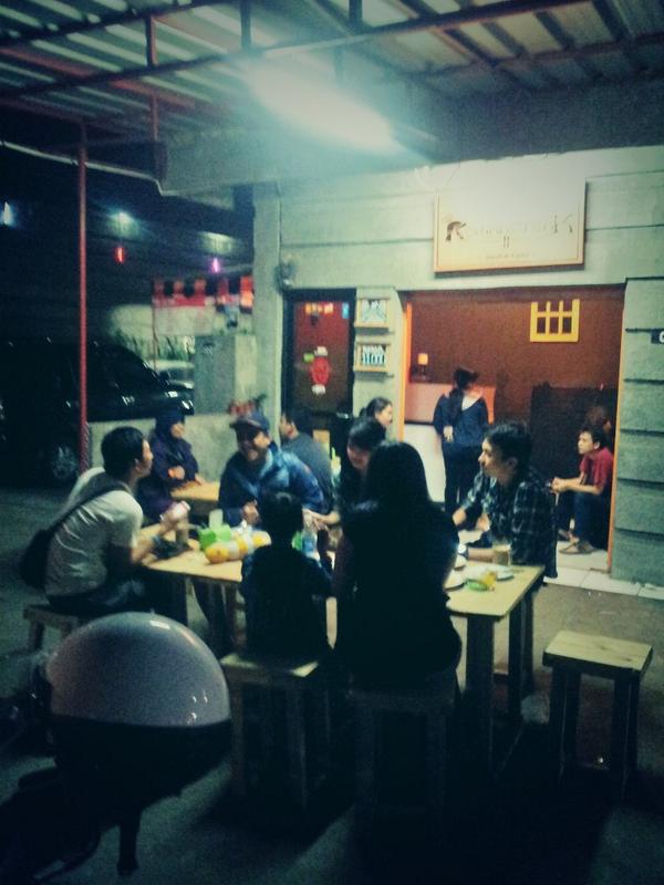 ROMANSTEAKcafe's tweet photo. Malam minggu di @ROMANSTEAKcafe. Ayo ikutan ramein, Romania! http://t.co/aBsDkgSUqR