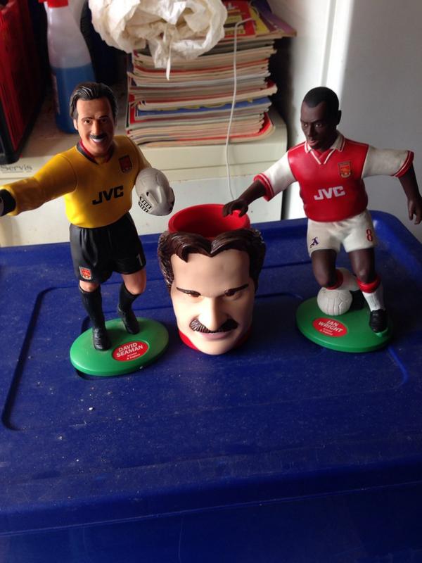 Andy_Prker's tweet photo. @thedavidseaman and @IanWright0 from back in the day #AFC http://t.co/sN3wUvoZXt