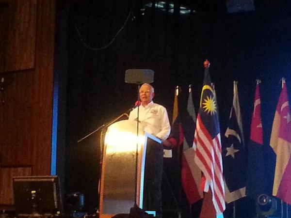 bernamadotcom's tweet photo. PM Najib Razak menyampaikan Amanat Merdeka #57Merdeka http://t.co/qPzSUwDMvA