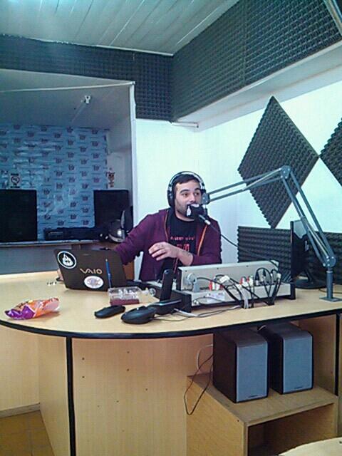 WalterJVarela's tweet photo. Ya estamos al AIRE con Radio Noticias Weekend! @DolarNegroRadio Torchetti está feliz con sus seguidores en TW http://t.co/siKONIbUKP