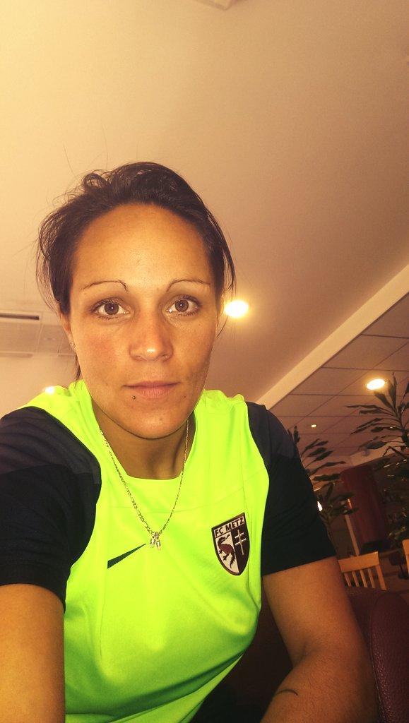 vita55_h's tweet photo. Jour de Match @FCMetzAlgrange #déter #D1 #TeamFCMA http://t.co/KHcvGcH2ct