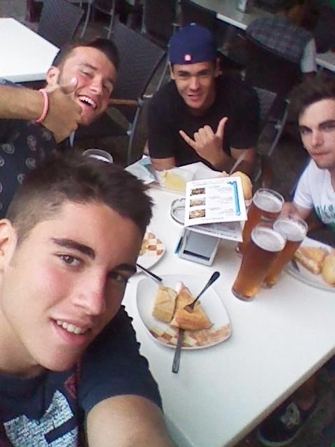 manuel_v96's tweet photo. Gozando en Laredo http://t.co/9bMTKCzUBF