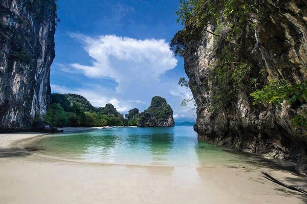 NationalGeograC's tweet photo. Krabi, Tailandia http://t.co/ywGudbCM64
