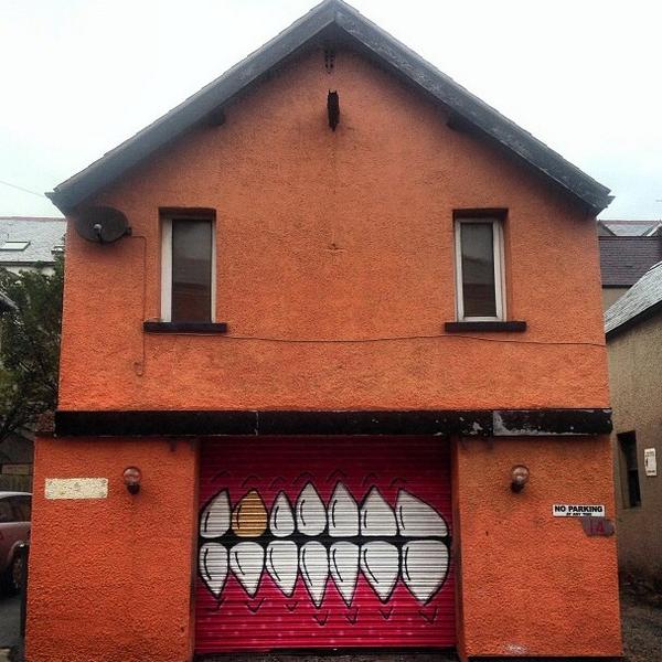MURALfestival's tweet image. #SweetToof's smiling house in UK