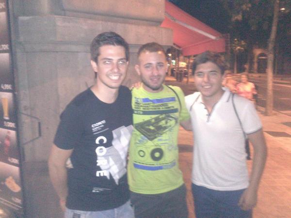 JWasanta's tweet photo. Un poquito de Santa Cruz por Barcelona @_v_moreno #rotulas http://t.co/6cW5xJlTWe