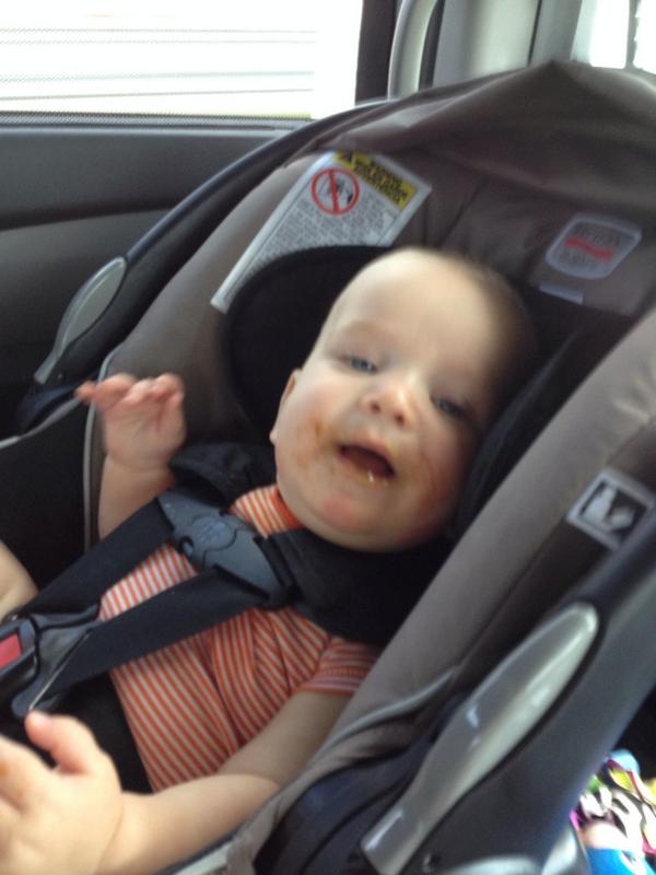 chewdub's tweet photo. Third baby is fed in the car on road trips! #thirdbabyproblems #nobib #nohighchair #noproblem http://t.co/Yy6o8bgKmB