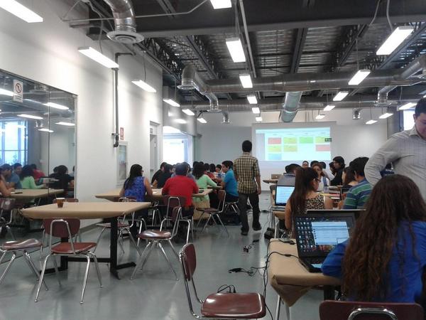 Celestemoralesd's tweet photo. Dia dos del #SWCuu, validando ideas y haciendo networking @SWMexico @swchih  #work http://t.co/3vGemvbudf