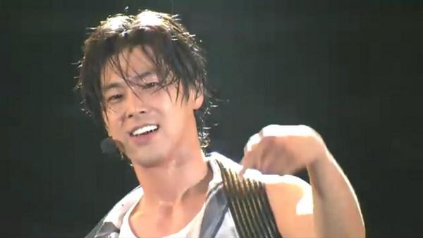 little_yunnie's tweet photo. 140830 #Tohoshinki wet Shinki suddenly think that Chami looks like Junsu idk why (f: nat_chami) #TohoAnation http://t.co/MvDzHA5MYn