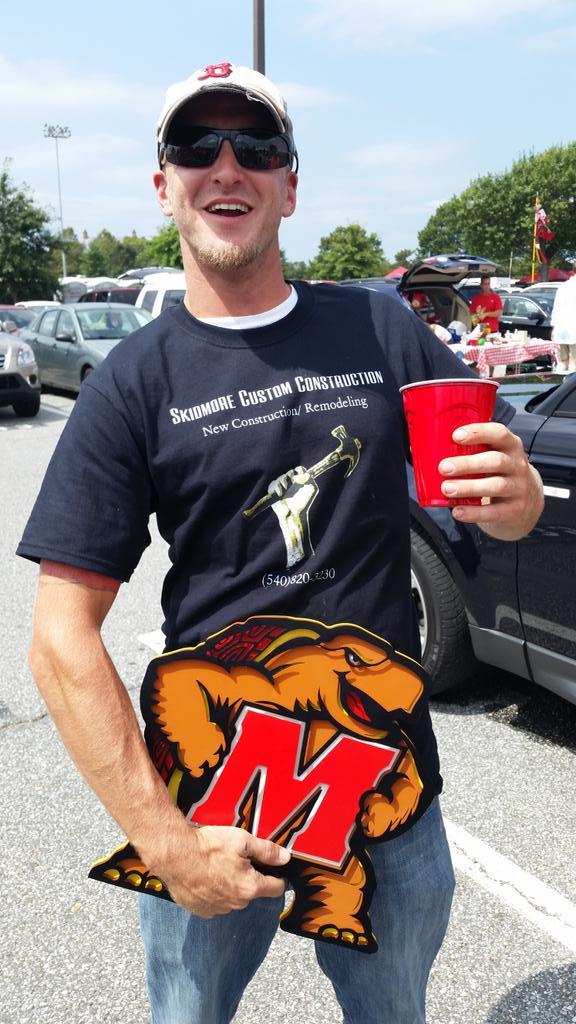 HVABobby's tweet image. Met these guys who tried to get me to take a pic with this so me made Skip do it #TerpShield