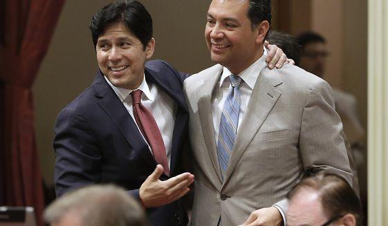 California lawmakers pass first U.S. plastic bag ban wtim.es/VVzTfF #green #regulations #legal