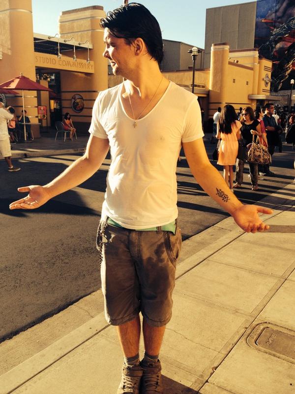 andrewleepotts's tweet photo. I got a little wet on the jurassic park ride :) http://t.co/2q66kiqWhF