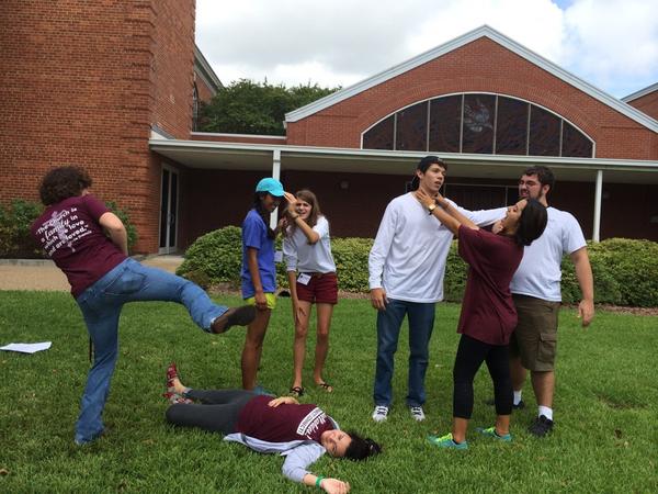 hazelnutcoffee's tweet photo. @connectmcs #awkwardfamilyphotos #part2 #table11 http://t.co/EvAO3R8oLa