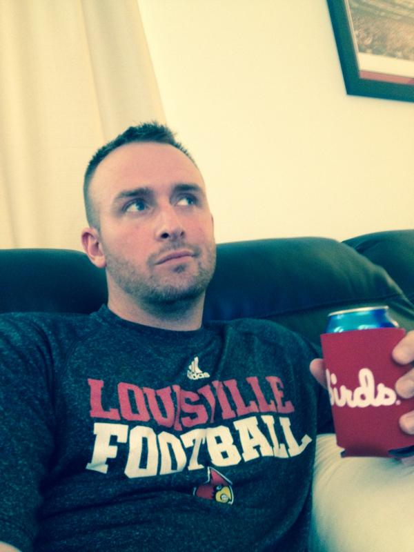 J_Thomas_11's tweet image. Is it Monday yet!!! @TaraJo4UofL @UofLFootball @GoCards #BeatMiami #CardTime