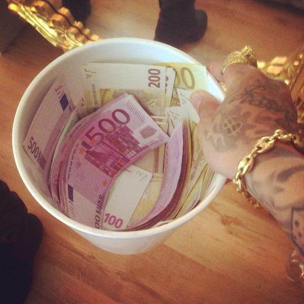 TheSwaggManTV tweet picture