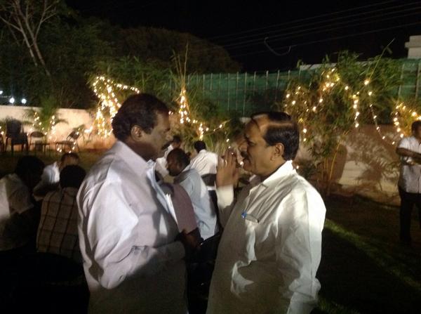 GkPmk's tweet photo. 30.8.2014 இரவு 8.30மணிக்கு திருப்பூரில் c.p.ராதாகிருஷ்ணன் இல்ல திருமணத்தில் பா.ம.க தலைவர் ஜி.கே.மணி http://t.co/ItXXvppBlr
