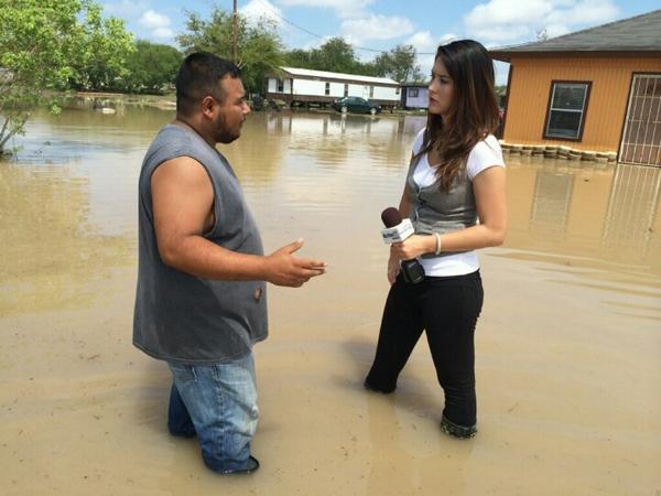 AshlyCuster's tweet photo. Taking Action4 you! We called city of San Juan to help homeowners with major flooding. Pumps are on the way! @kgbt http://t.co/hHkgotXfIS