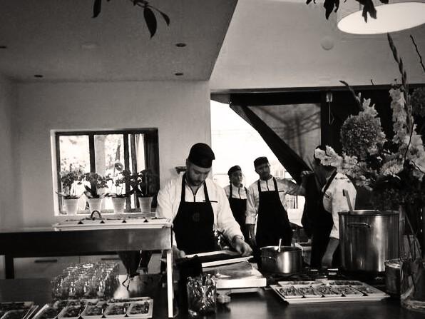 <a href="/Studio19c/">STUDIO 19©</a> geweldige locatie tussen de fruitbomen! Chef Peter geeft daar voor 150gasten het diner mee! <a href="/Cuisineontour/">Cuisine on tour</a>