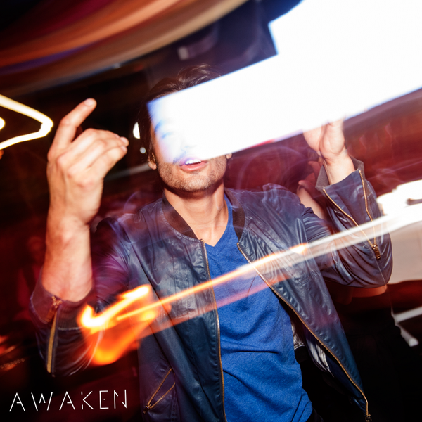 JCGonzalezMusic's tweet photo. If @tferriss @StefanMolyneux & Alan Watts could Sing & Rap... U would get my HipHop EP AwakIN! #rest4now #newmusic http://t.co/NzLekmQiXj