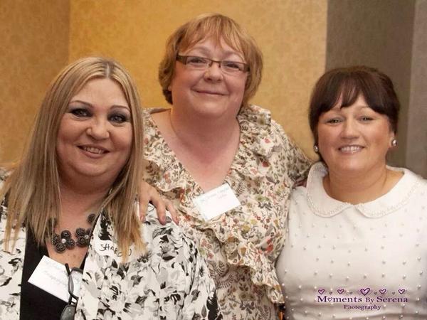 BlueIrishAngel2's tweet photo. Hanging with the #Girls @bizactiongroup #baglaunch #bizaction fab pics by @momentsbyserena 😘😘👏👏 http://t.co/H2eXoJ1Abk