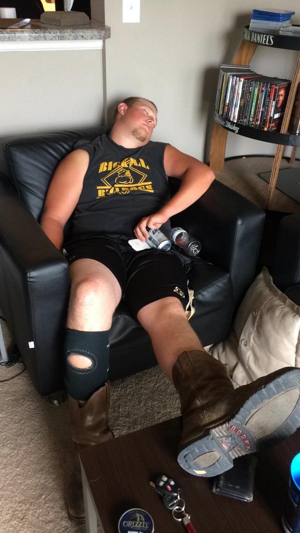 dprice_13's tweet photo. Passed out with his boots on! @PurduePassOuts #1stbclub http://t.co/ls4Jfp3KbQ