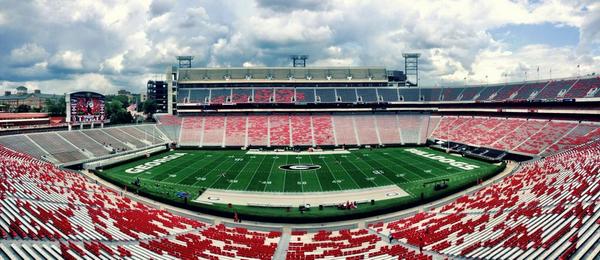 UGAAthletics's tweet photo. We might be biased but in our opinion this is the best view in the country. #HomeSweetHome #CLEMvsUGA #GoDawgs http://t.co/JzzsskDhY2