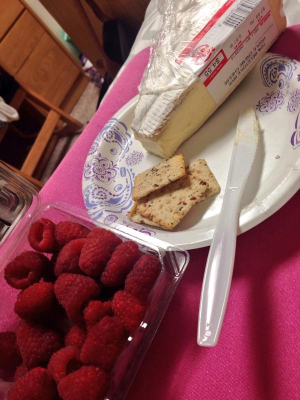 Morgan_Farrell's tweet image. The only gourmet pregame dinner #nofilter @thereal_kavery