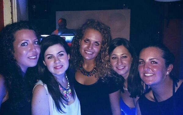 Maria_Lopez64's tweet photo. Cumpleaños carlaa! #Pallitv http://t.co/LKMwxOQDkL