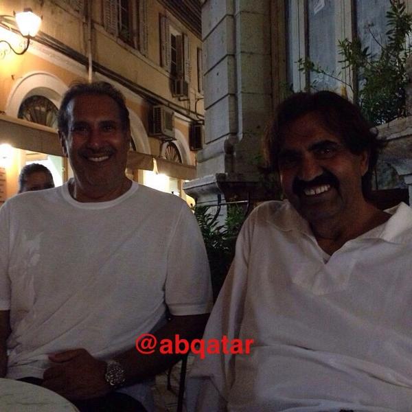 abqatar's tweet photo. صورة حديثة لسمو الأمير الوالد
وبمعيّته الشيخ حمد بن جاسم

التقطت ليلة البارحة

#ليش_افتخر_اني_قطري
#قطر http://t.co/PGAtlNRumV