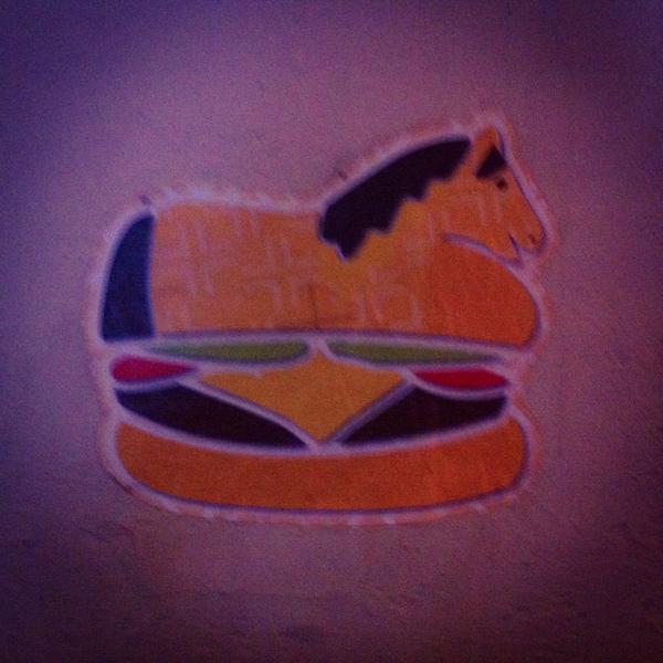 StDsgnTweet's tweet image. #StProtest #stdsgn #stdsgn.fr #streetart #montpellier #france #spanghero #burgerhorse #malbouffe #junkfood #bynight