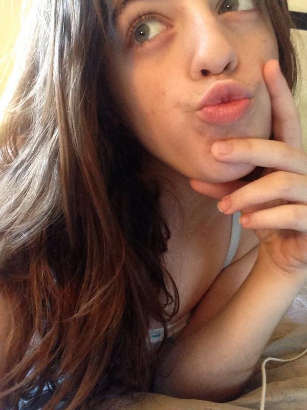 allisonswings's tweet image. I like to steal phones and take selfies-@lydiaforstiles