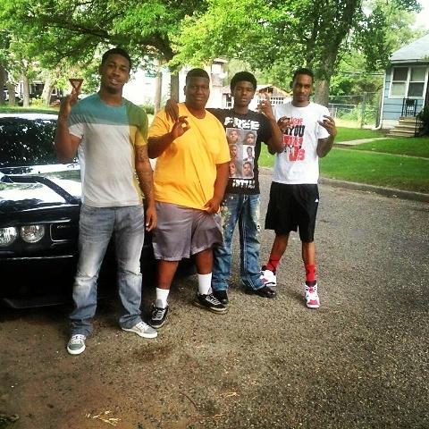 FAT_CAM_'s tweet image. Back in the hood on the block wit Dem boyz #Bandgang #ShredGang #StrathmoorBlock
