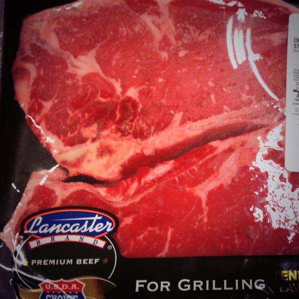 thedrewseph's tweet photo. For grilling.... DUH DOOOOOOY! #SteakEmUp http://t.co/wTPhmZN3e9