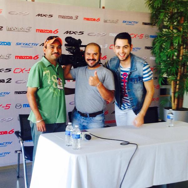 marioluna31's tweet photo. No se puden perder la entrevista con @EDSONZUNIGA "El Norteño" en #PonteExa ! Grandes sorpresas @NRTMexico #Monclova http://t.co/AHZZFgYAL0