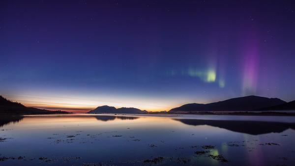 Ellen_Stokke's tweet image. #AuroraBorealis and #sunset = STUNNING!! #Sortland #Norway Photo by Benny Høynes