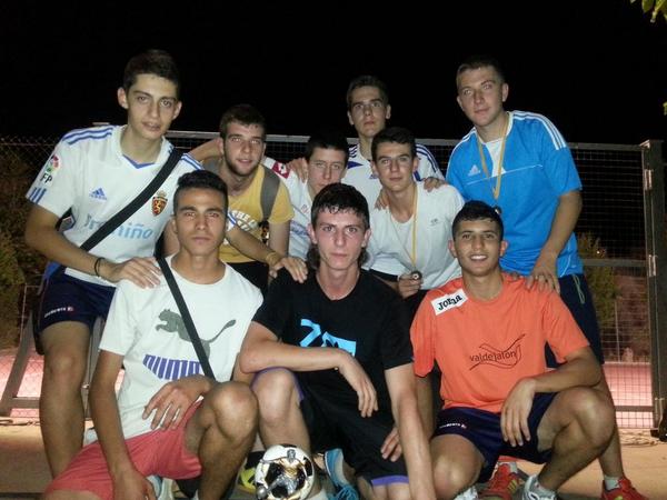 mohalpartir's tweet photo. campeones!! @pacoalpartir95 @JMpaseta95 @pabloalpartir @kikealpartir @carlosalpartir @jesusalpartir @bader_alpartir http://t.co/fdovkDn1Yp
