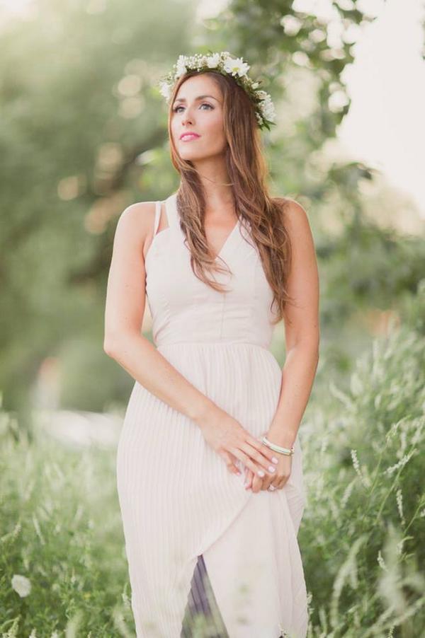 luvwithflowers's tweet photo. @Elizabeth_Kaye captures my flowers!! #floralcrown #bridalflowers #luvwithflowers #delicatestyle #luckygirl http://t.co/VhVZyxAUG2