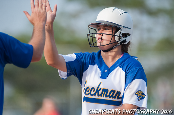 CheapSeatsPhoto's tweet photo. @MaddyStrickland #JustAnotherHit @JaguarAthletics #FastpitchSoftball #TeamLeader http://t.co/LXIrmtclZC