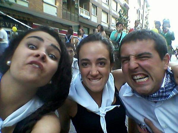 #selfietxapelketa <a href="/LaudiokoJaiakK/">Jaiak Koordinakundea</a> <a href="/aiaraldea/">Aiaraldea.eus</a> 
3.saria #congarrote