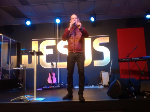 CRCPerth's tweet photo. @Clivepawson preaching up a storm @crcperth!! @AtBoshoff @Aidan_Jeffery @glennschroder @naas_vermaak http://t.co/sMMLe6I0YJ