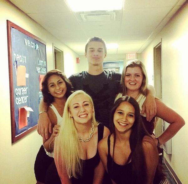 myybff_jill's tweet photo. King of the bitches #tikifreaky @j0rdanflight_23 http://t.co/vNa1YDGvQH