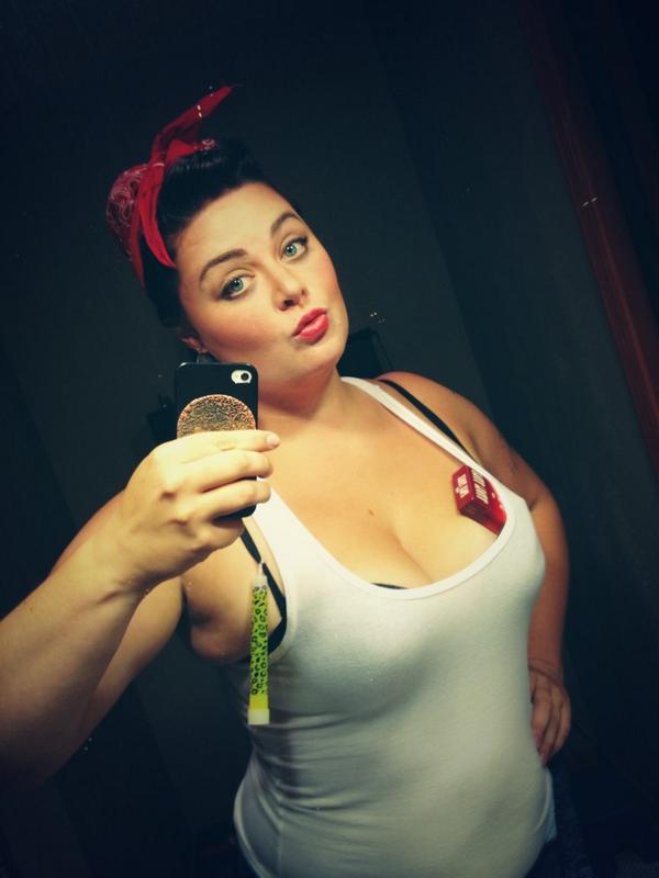 geektoriasecret's tweet photo. Classy bitch. #WhiteTrashBash2014 http://t.co/B6u9eKlsAD