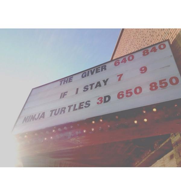DawnElora's tweet photo. BEST MOVIE EVER!!! @ChloeGMoretz @jamieblackley #IfIStay http://t.co/8YyGucX8af